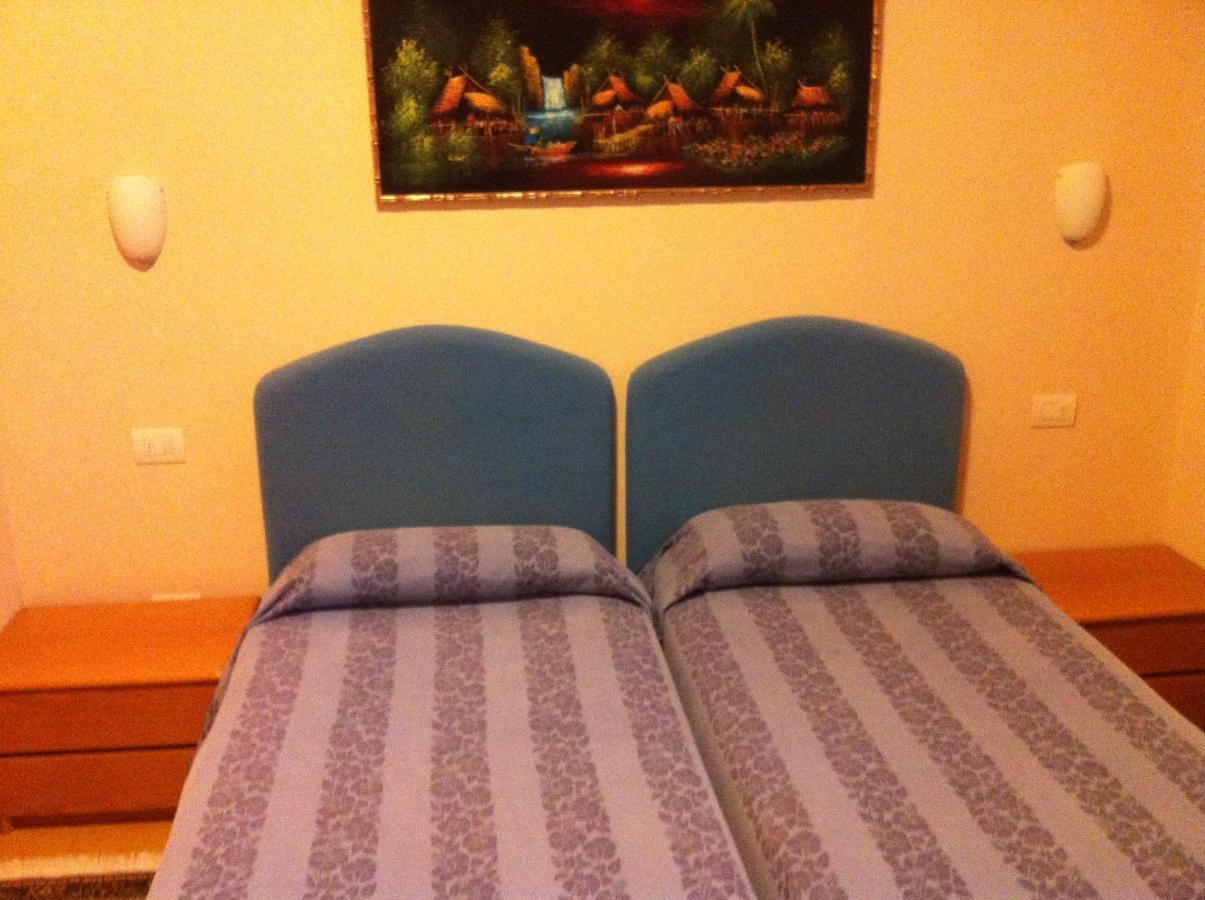 Hotel Europa Porlezza Bilik gambar
